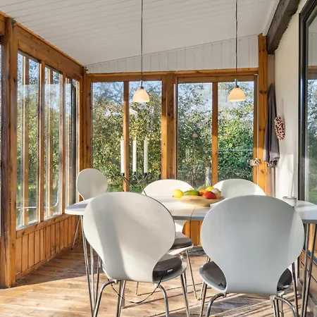 Pet Friendly In With Wifi Holiday home